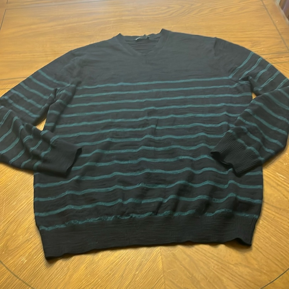 100% Merino wool navy blue & teal striped V-neck  sweater Gap size XL Tall Men’s